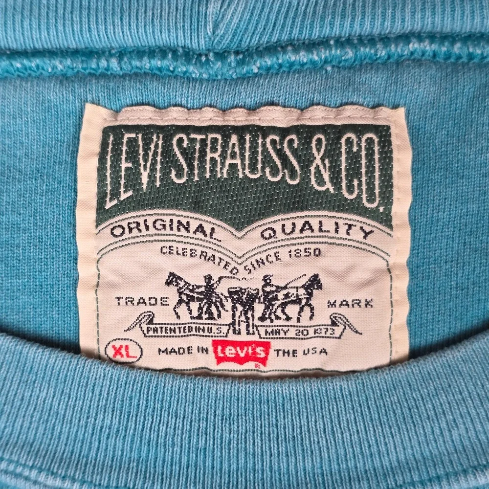 Vintage 90's Levi Strauss & Co Bodybuilding Gym Cutoff Sweatshirt Mens XL
